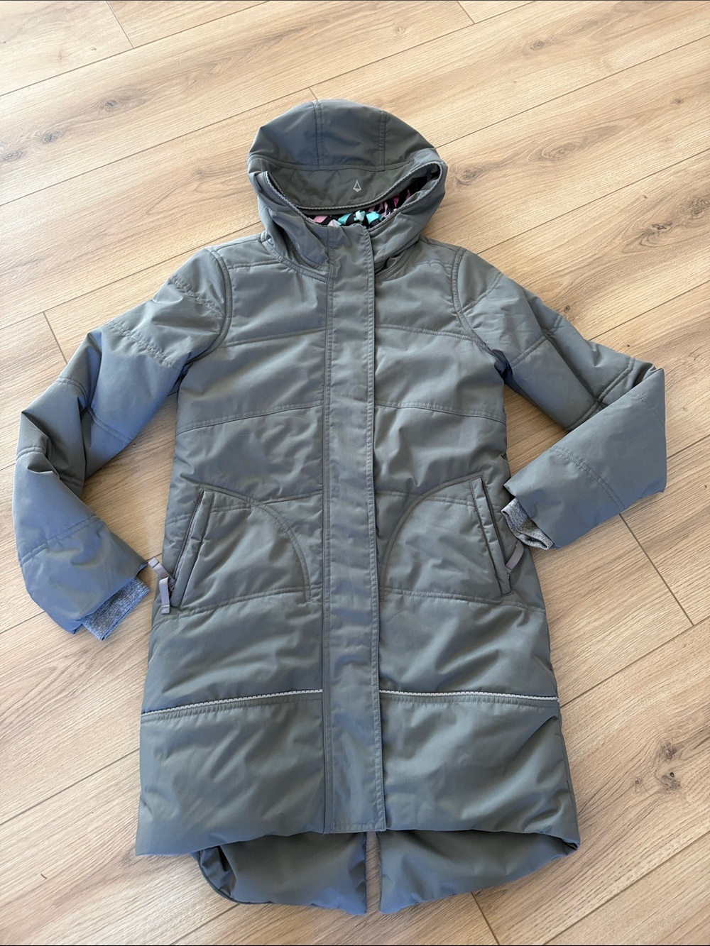 Ivivva Girls Winter Jacket – Size 12 ❄️💙